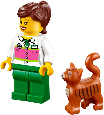 LEGO 10684 Supermarket Suitcase Playset with Minifigures