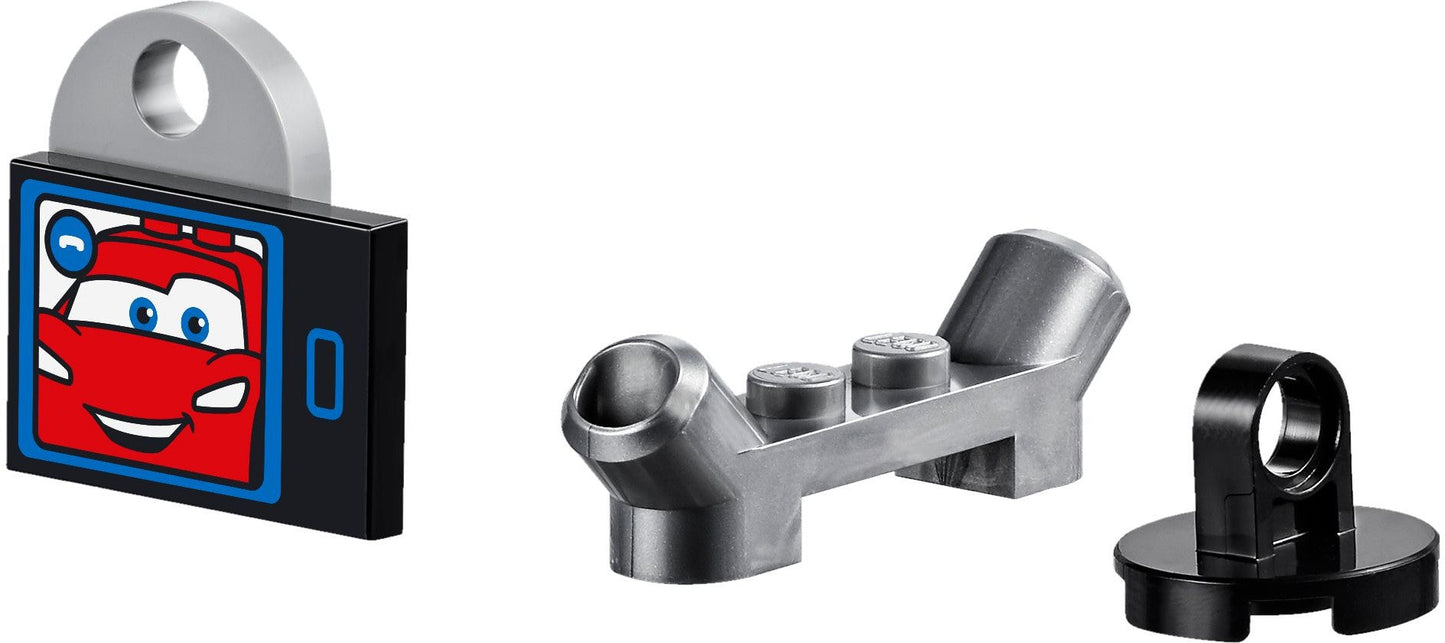 LEGO 10733 Mater's Junkyard Play Set - Disney Pixar Cars 3