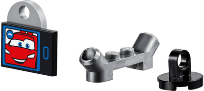 LEGO 10733 Mater's Junkyard Play Set - Disney Pixar Cars 3