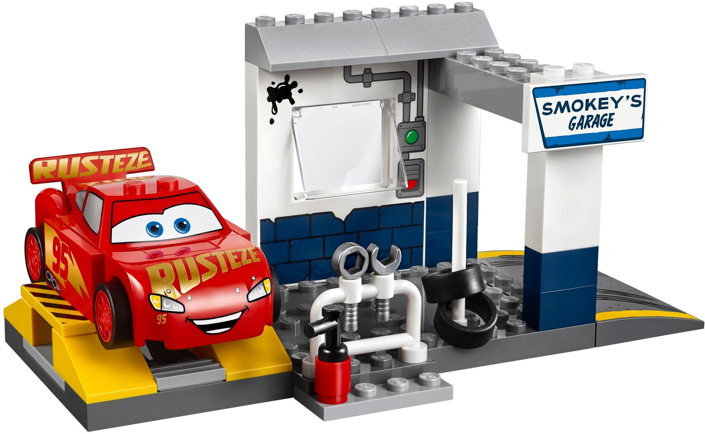 LEGO 10743 Smokey's Garage: Fix Lightning McQueen!