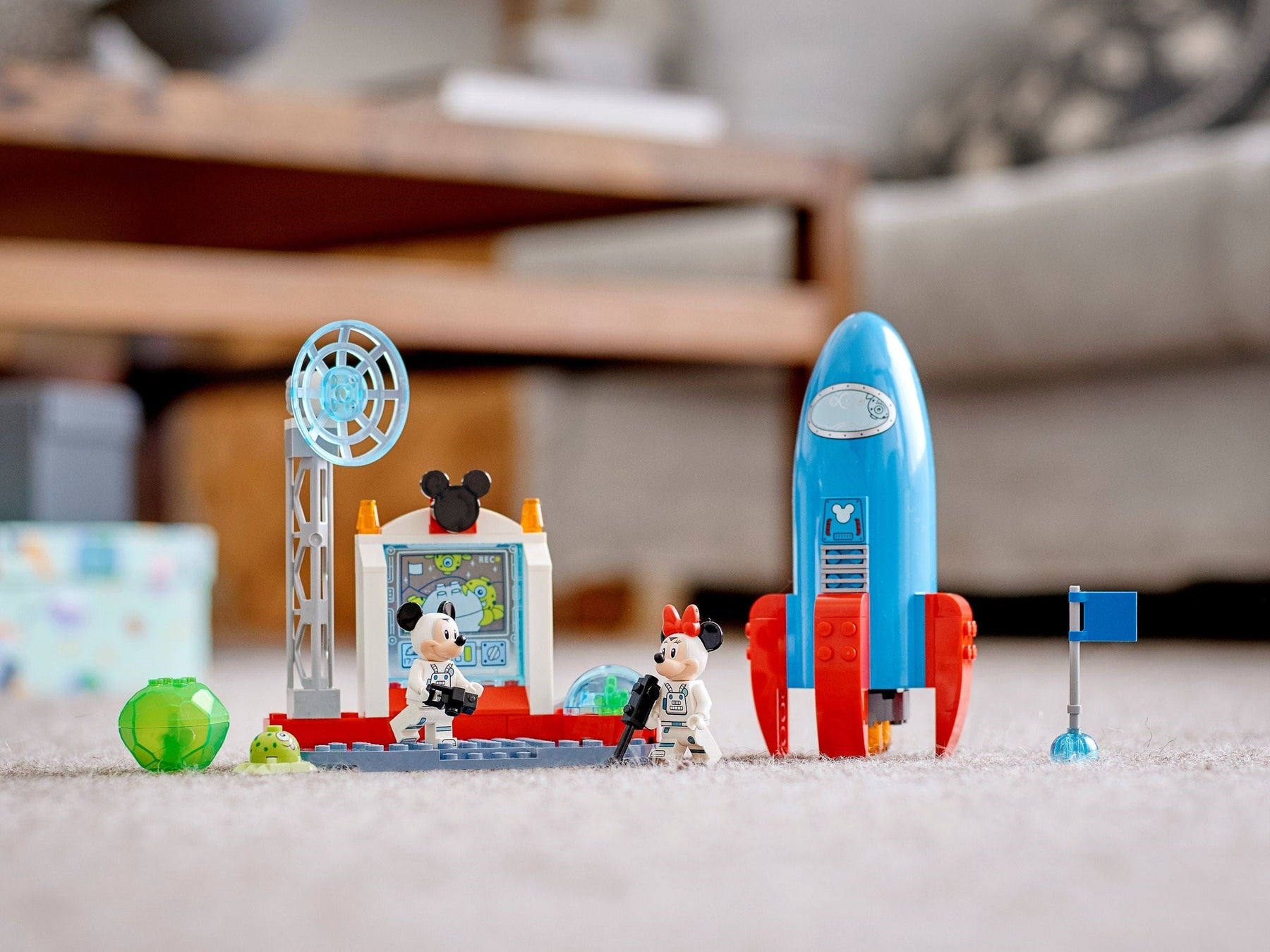 LEGO 10774 Mickey & Minnie Space Rocket Playset 4+ - SuperSaverAU - view 2