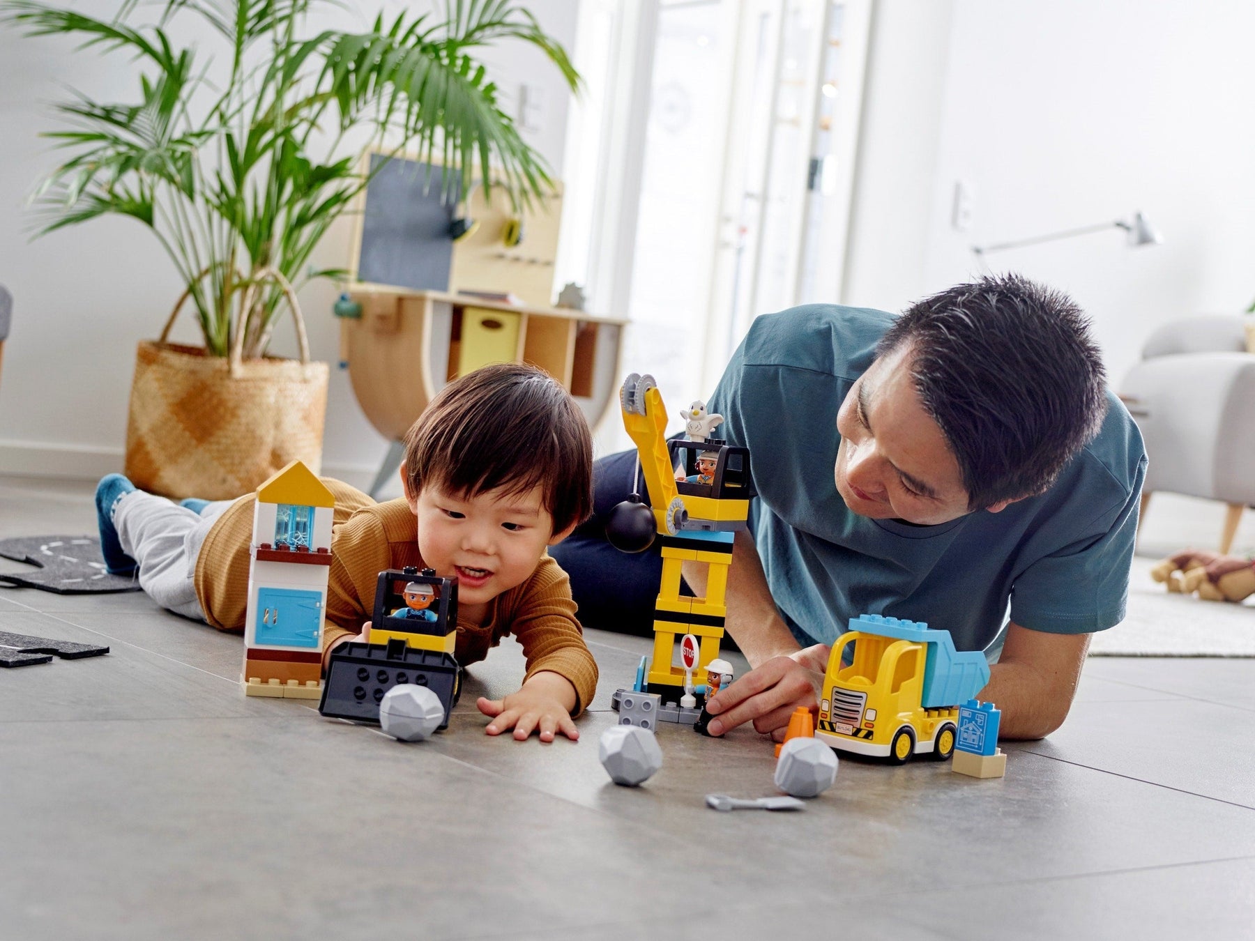 LEGO 10932 DUPLO Construction Wrecking Ball Demolition Set - SuperSaverAU - view 4