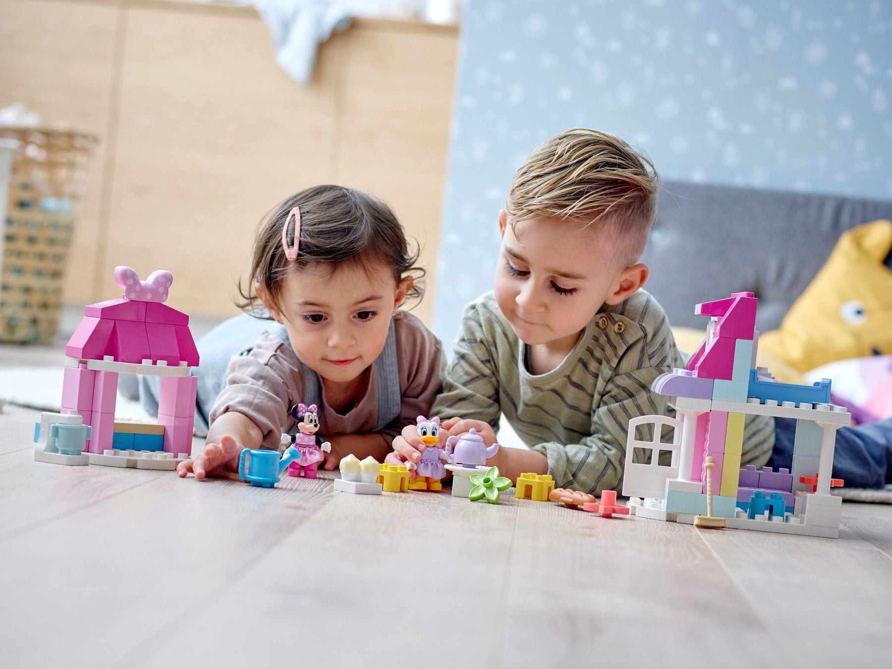 LEGO 10942 Minnie's House & Cafe: DUPLO Disney Fun - SuperSaverAU - view 4