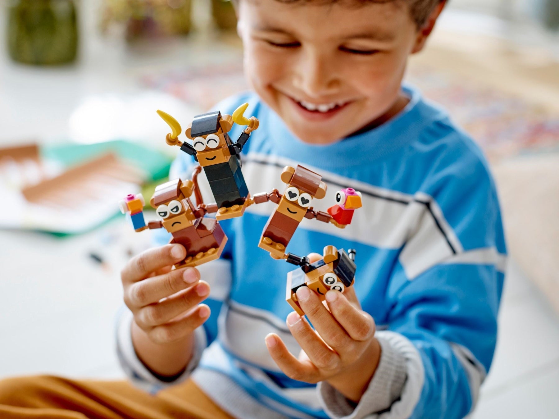 LEGO Classic Creative Monkeys, Birds, and Bananas 11031 - SuperSaverAU - view 5