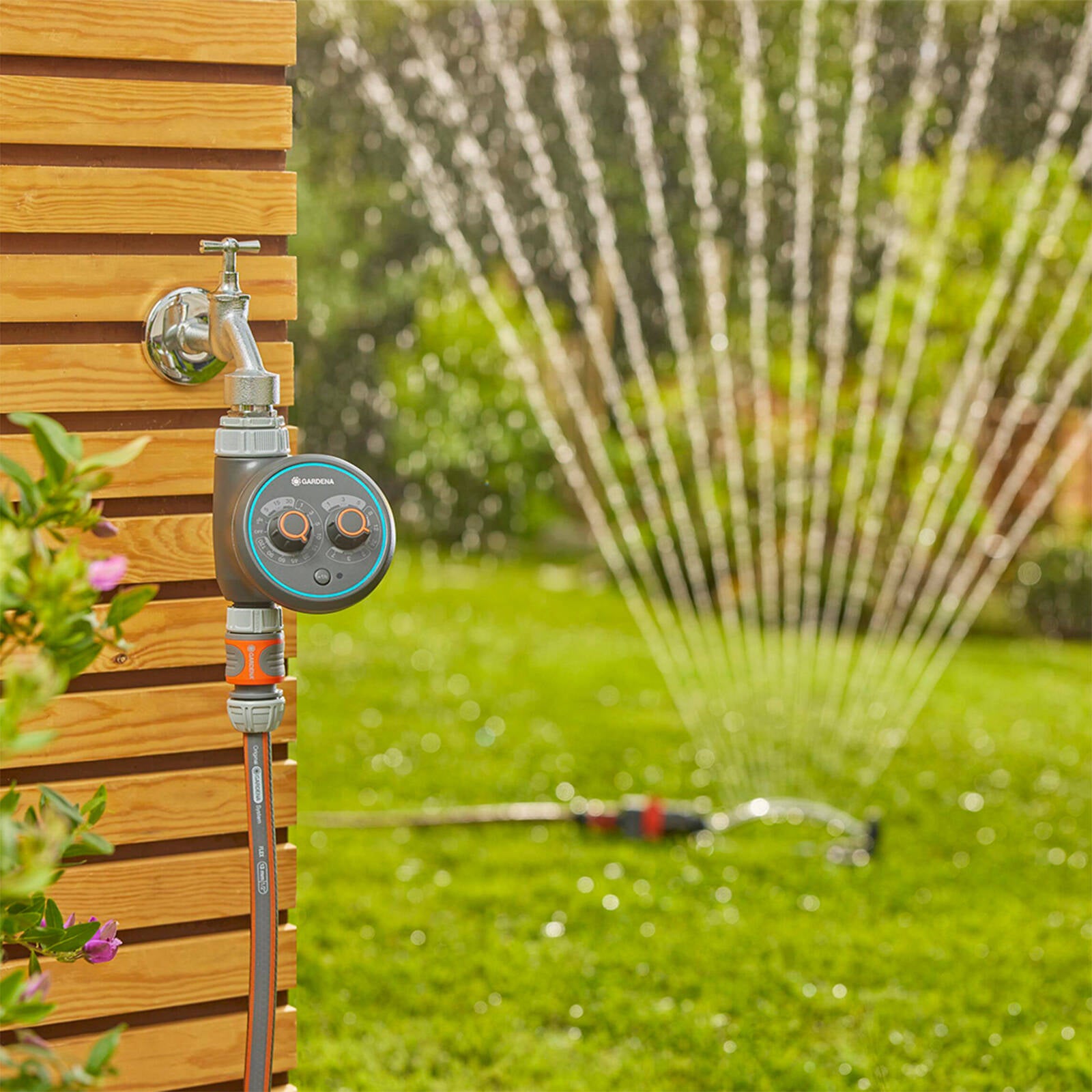 GARDENA Easy Plus Water Computer 1897-28 Cordless, 69 Schedules, Digital Display