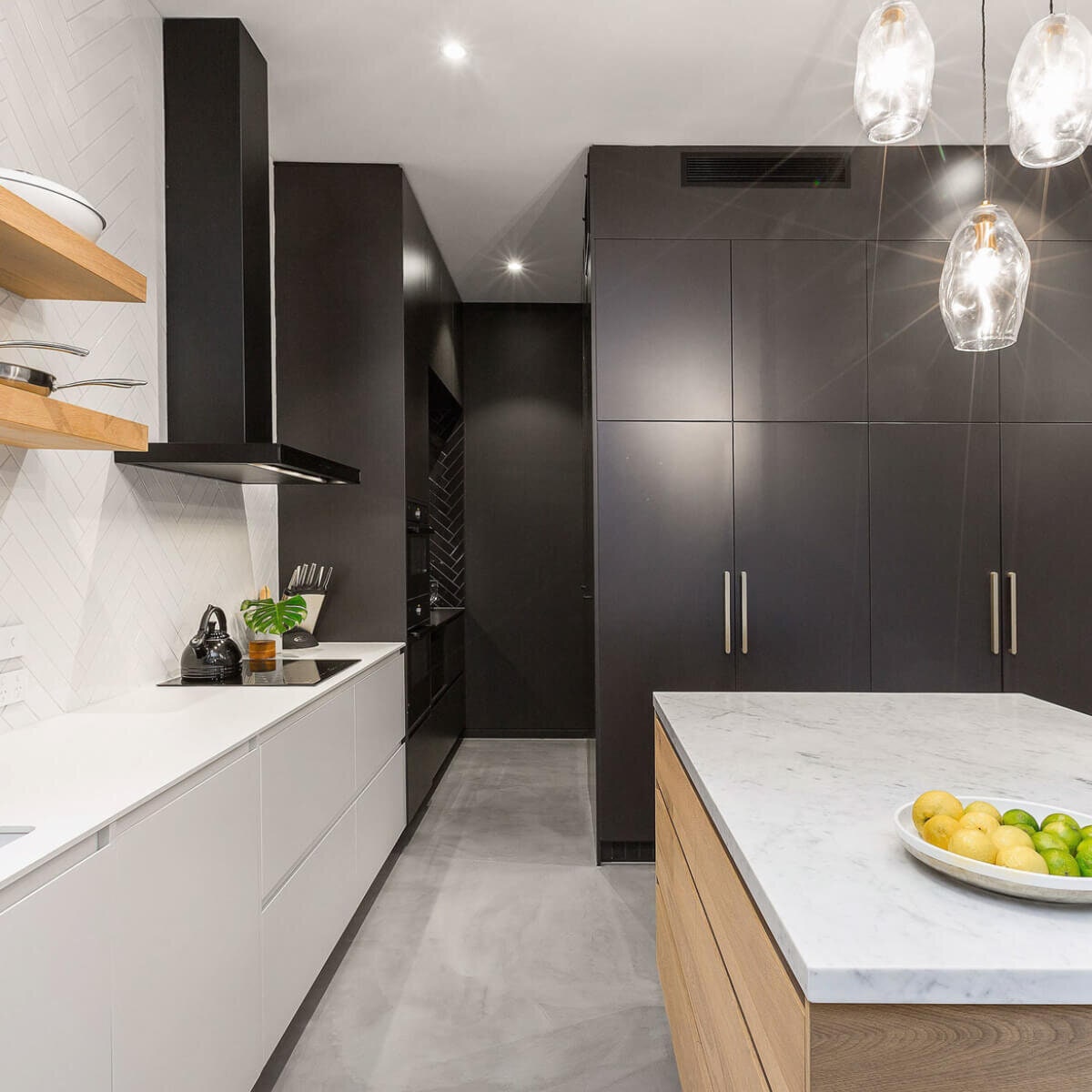 Schweigen 90cm Wall Canopy Rangehood - Matte Black - 3200m³/h - ISO-Drive SE Motor Pack - DS3326B-9SEPAK
