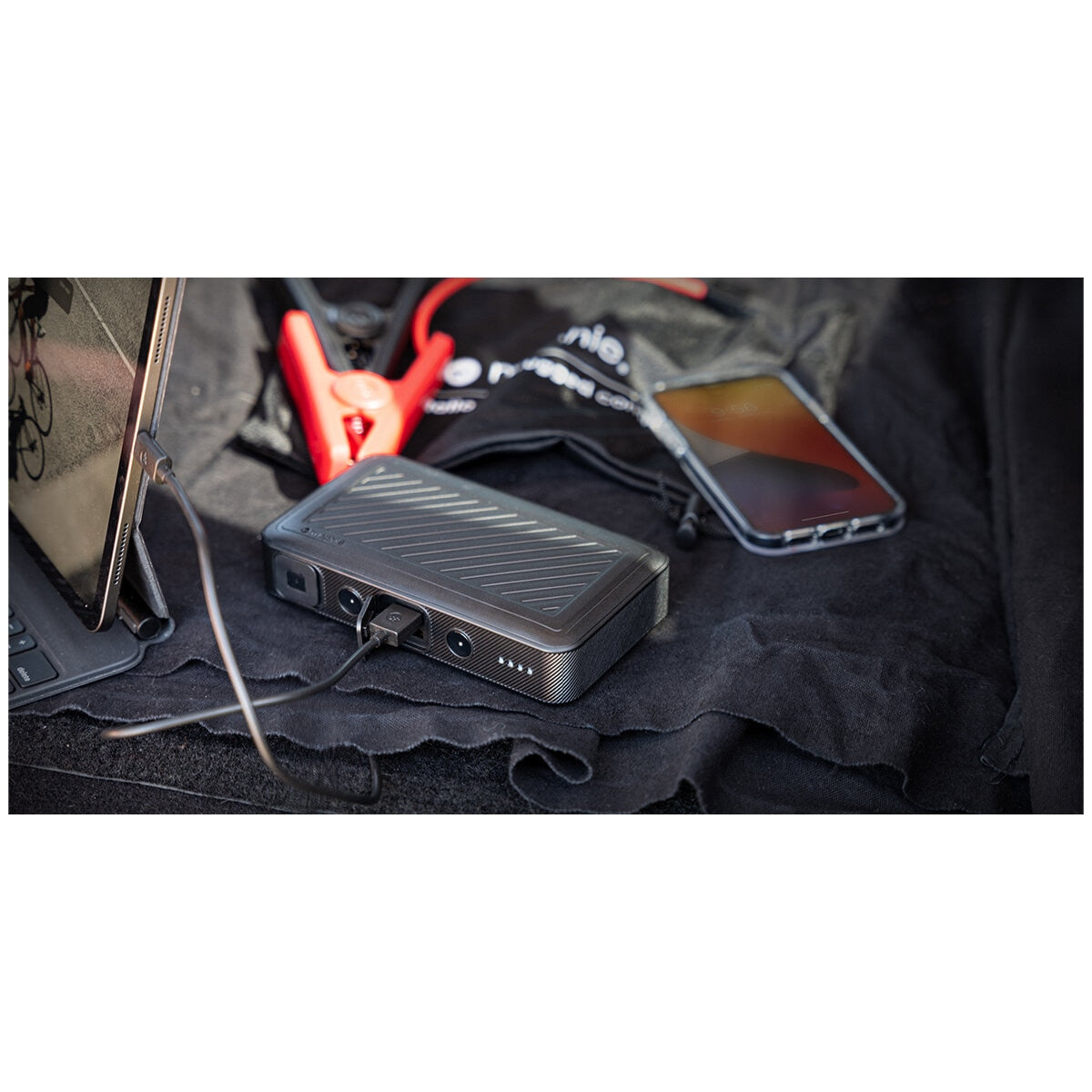 mophie Powerstation Go Rugged Compact With Car Jump Starter - SuperSaverAU - view 7