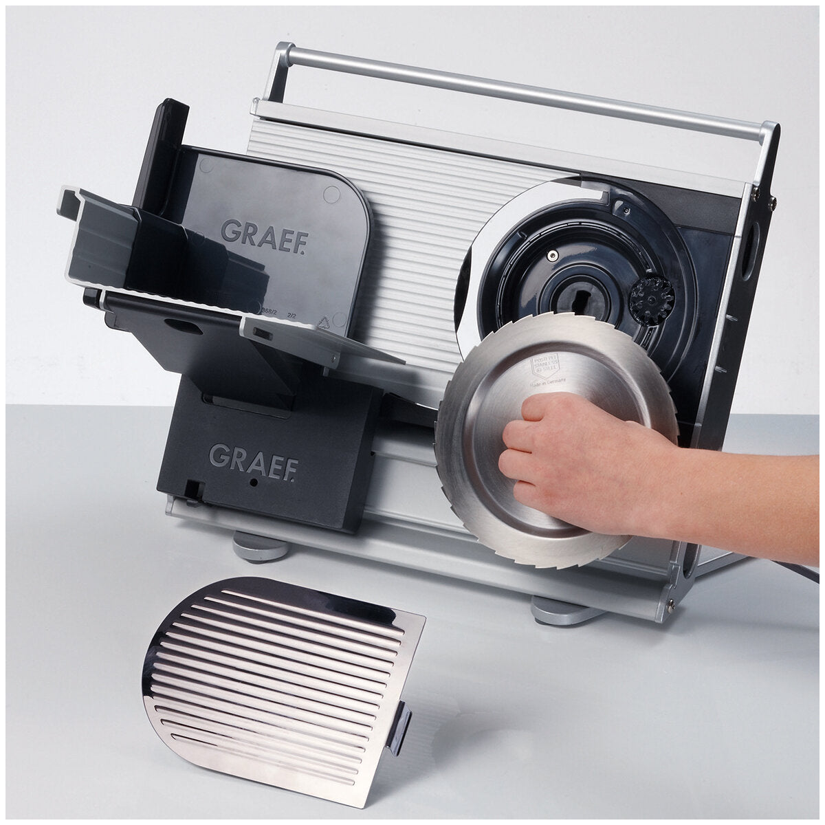 Graef UNA90 Mobile Electric Slicer – 180 mm Precision Blade with Adjustable Thickness & Safety Features - SuperSaverAU - view 3