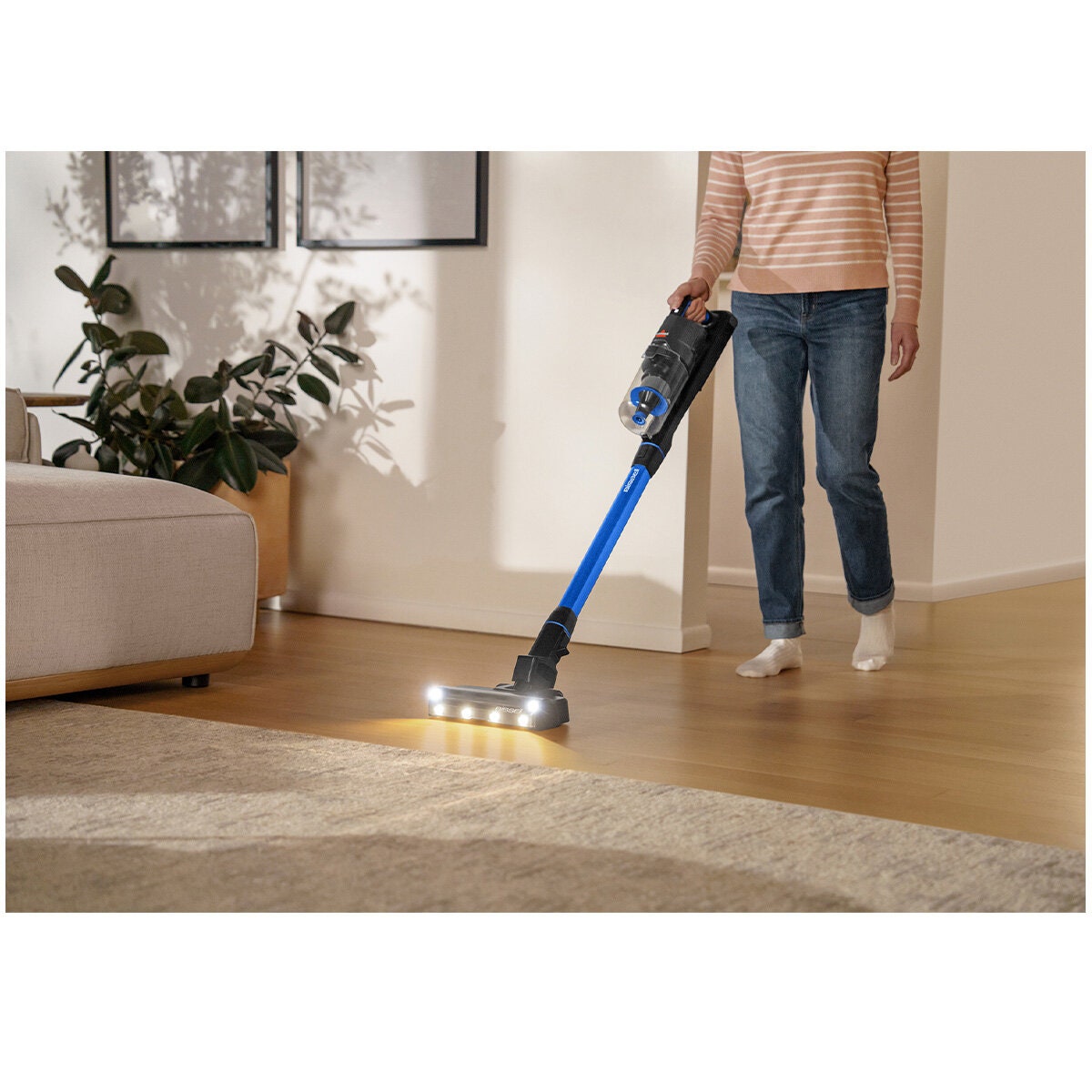 Bissell FurFinder stick vacuum - 200W digital motor - removable 25.2V battery - headlight - 4239