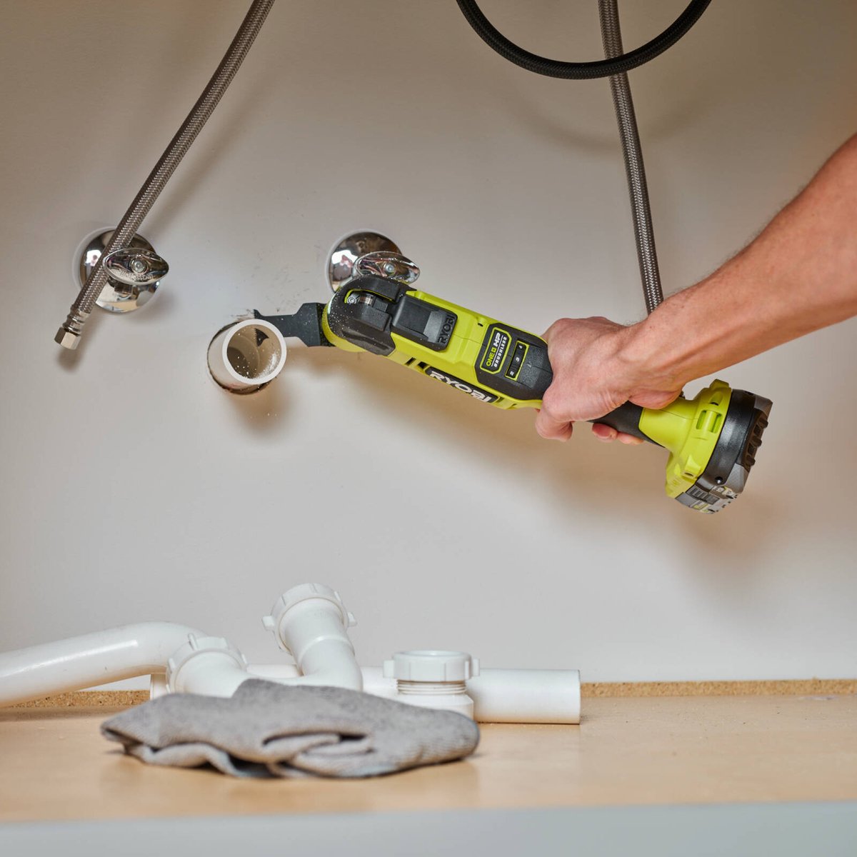 Ryobi 18V ONE+ HP Brushless Multitool Tool Only - 80mm x 322mm x 138mm - Versatile for Sanding, Plunge Cuts, Grout Removal - SuperSaverAU - view 3