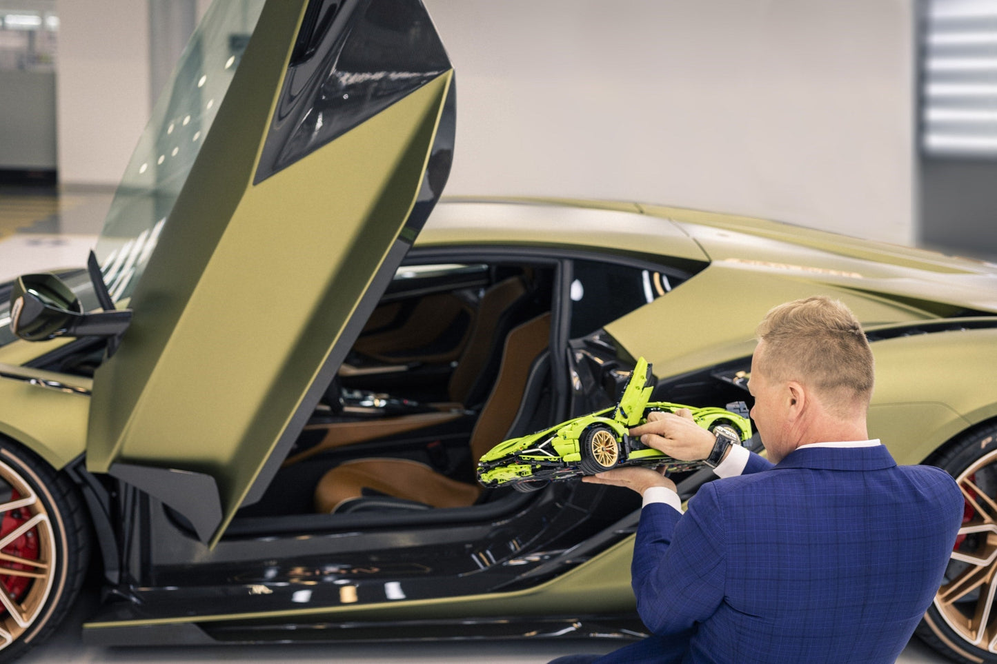 LEGO 42115 Lamborghini Sián FKP 37 Technic Supercar Model