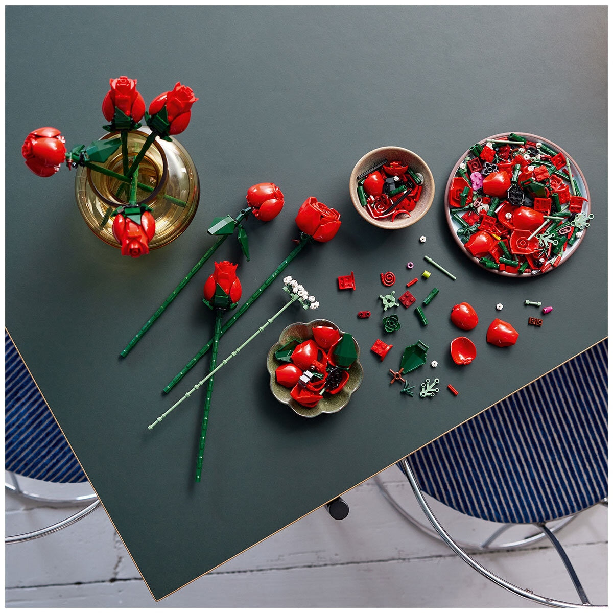 LEGO Botanicals Bouquet Of Roses 10328 - SuperSaverAU - view 4