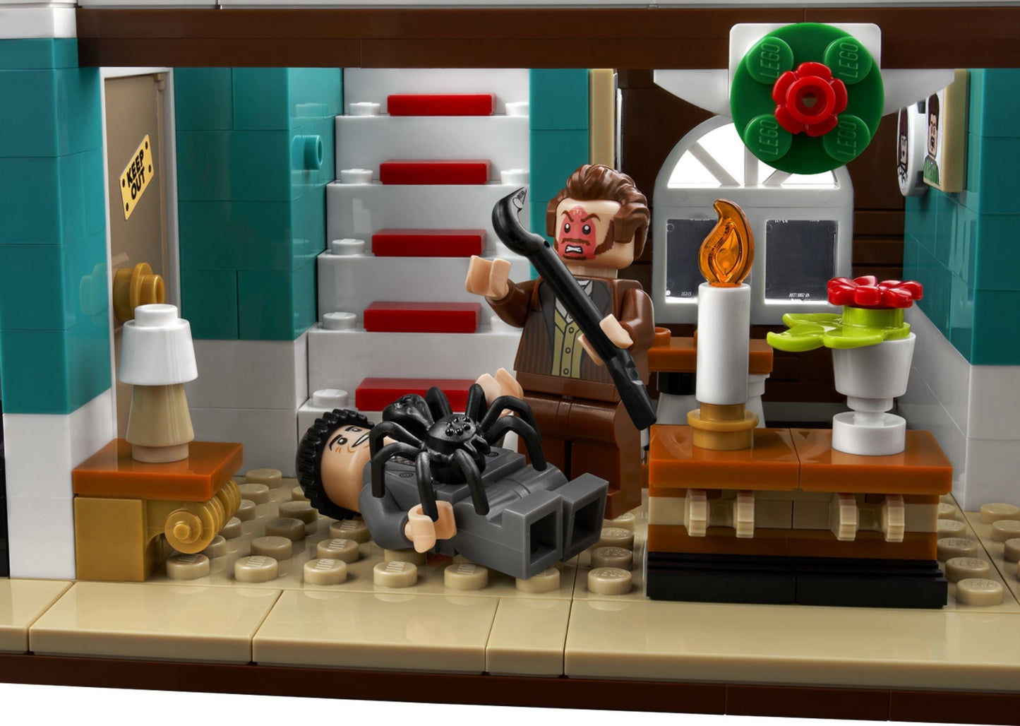 LEGO 21330 Home Alone House - Festive Display Set