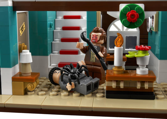 LEGO 21330 Home Alone House - Festive Display Set