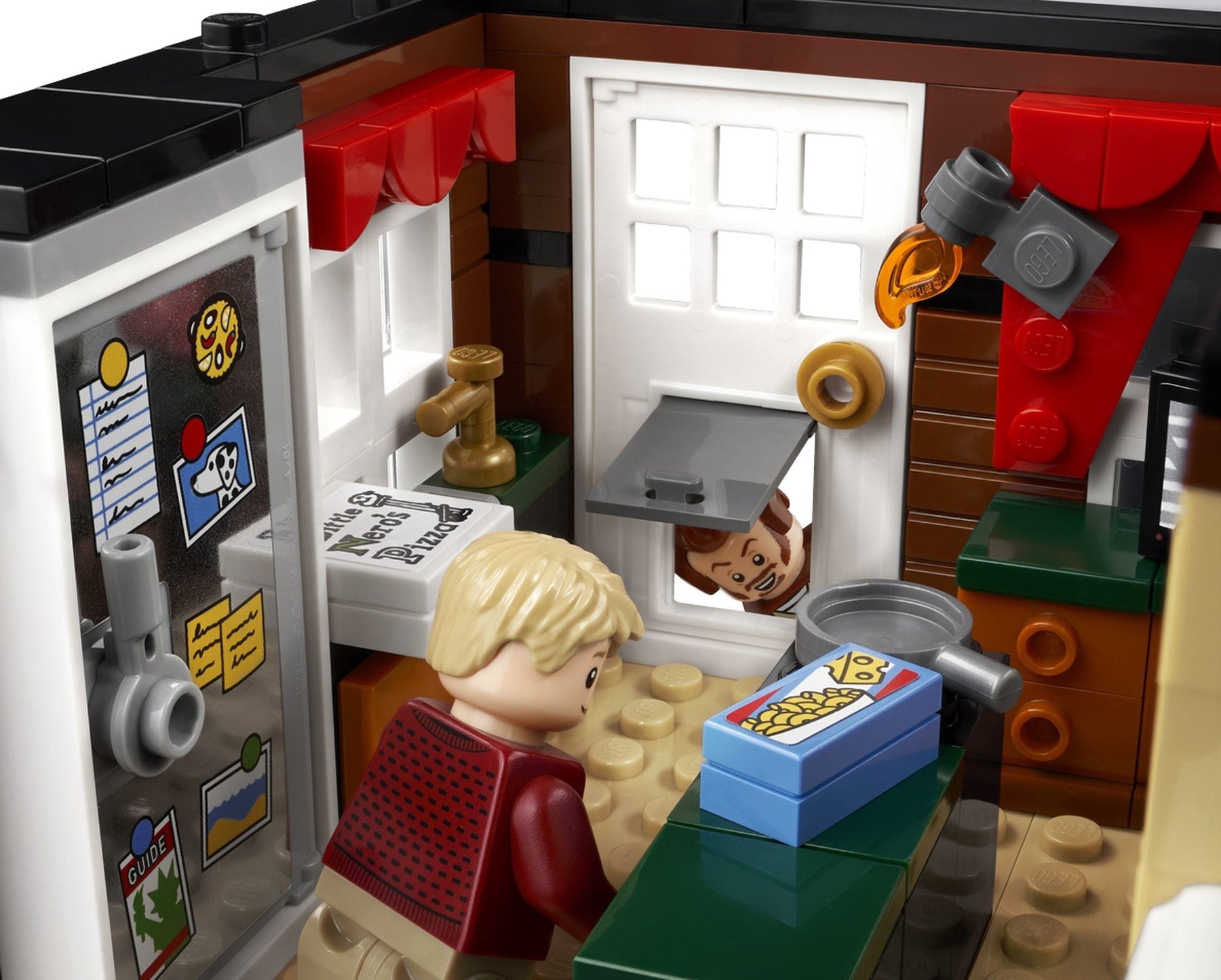 LEGO 21330 Home Alone House - Festive Display Set - SuperSaverAU - view 2