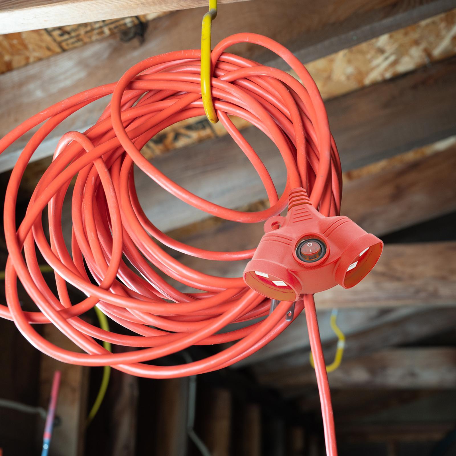 DETA 30m Red Extra Heavy Duty Dual Socket Extension Lead - 10A 240V Switched DRX30