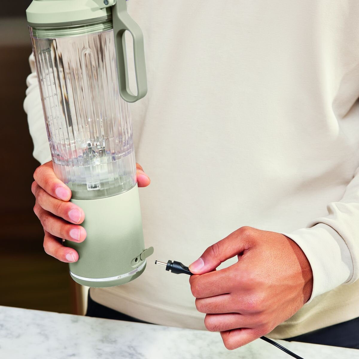 Ninja Blast Max Portable Blender 650ml - Ivory Cream - Cordless Auto IQ Programs - BC251IV