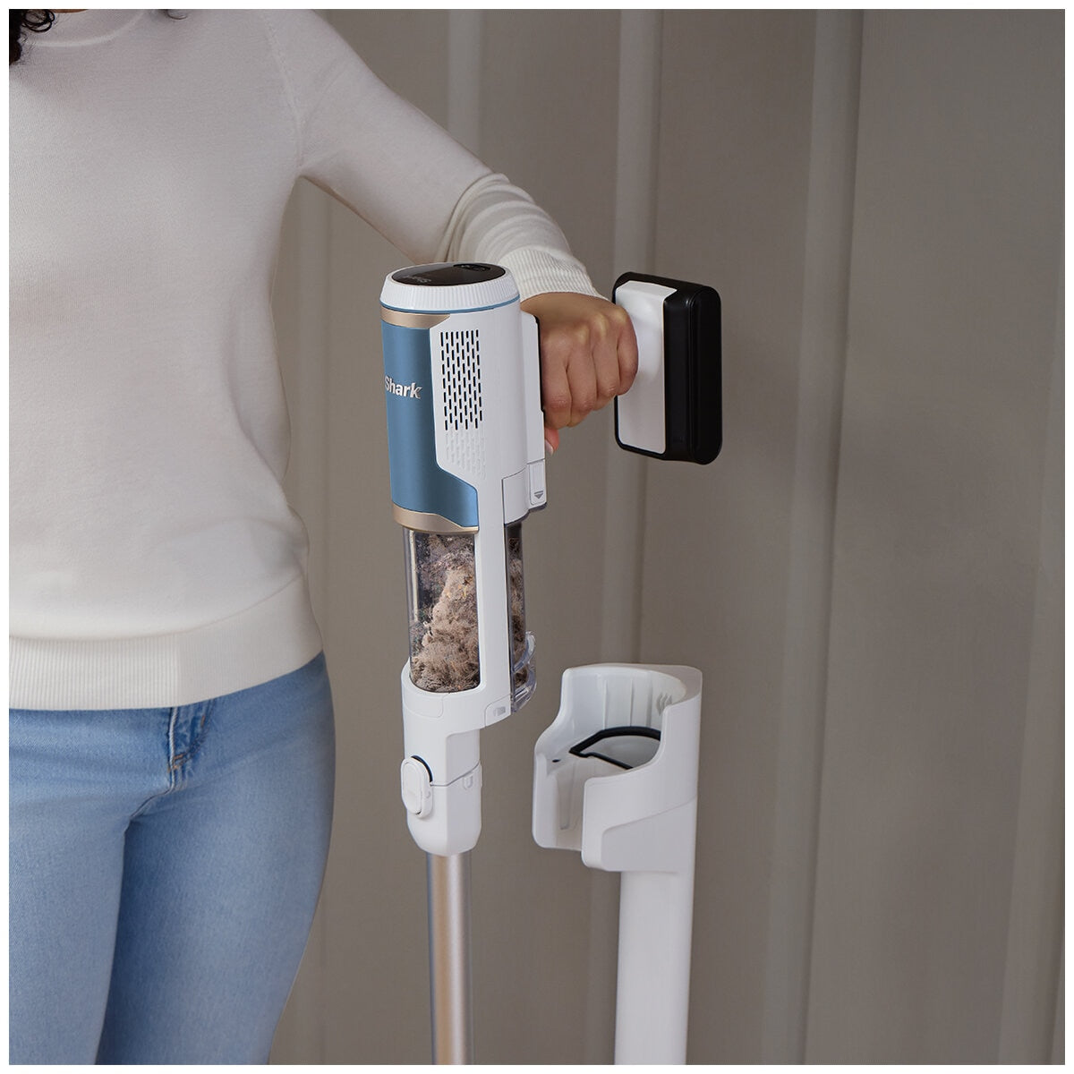 Shark Clean And Empty Cordless Stick Vacuum BU3521ANZ - SuperSaverAU - view 4