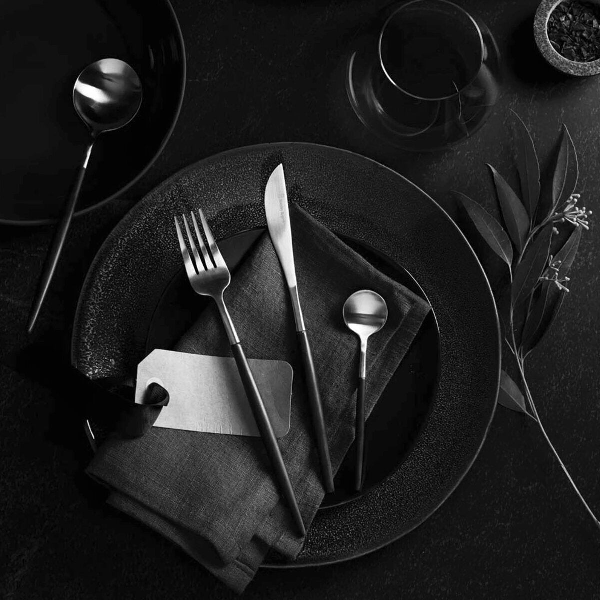 Stanley Rogers Piper Black 16 Piece Cutlery Set - Satin-Brushed Heads on Stainless Steel - 50753
