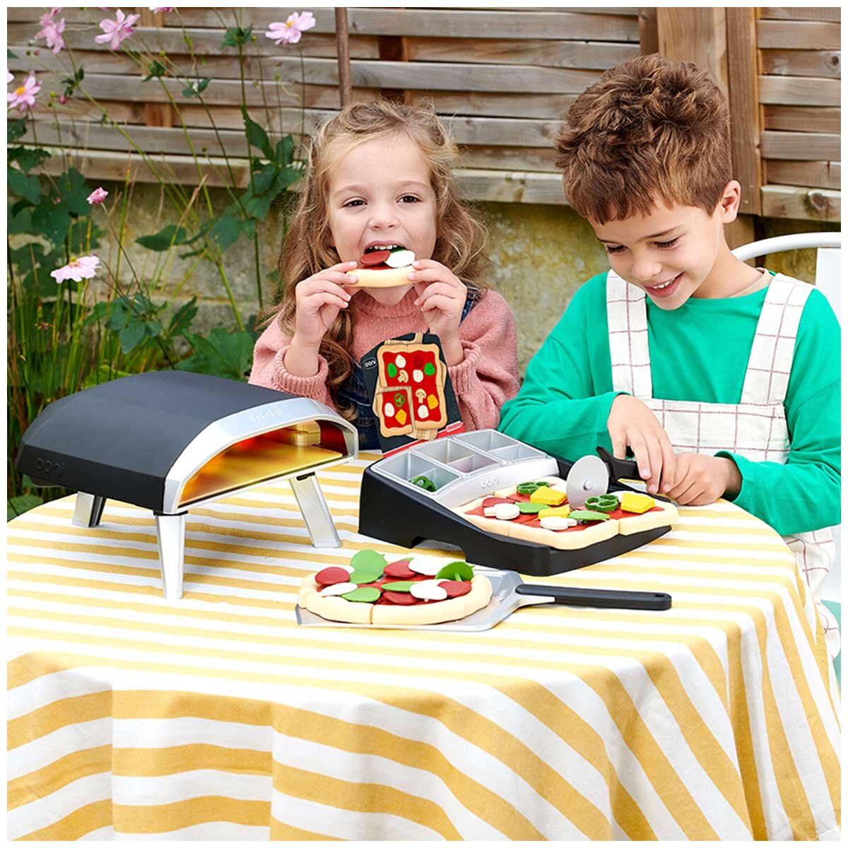 Casdon Ooni Toy Pizza Oven And Topping Station