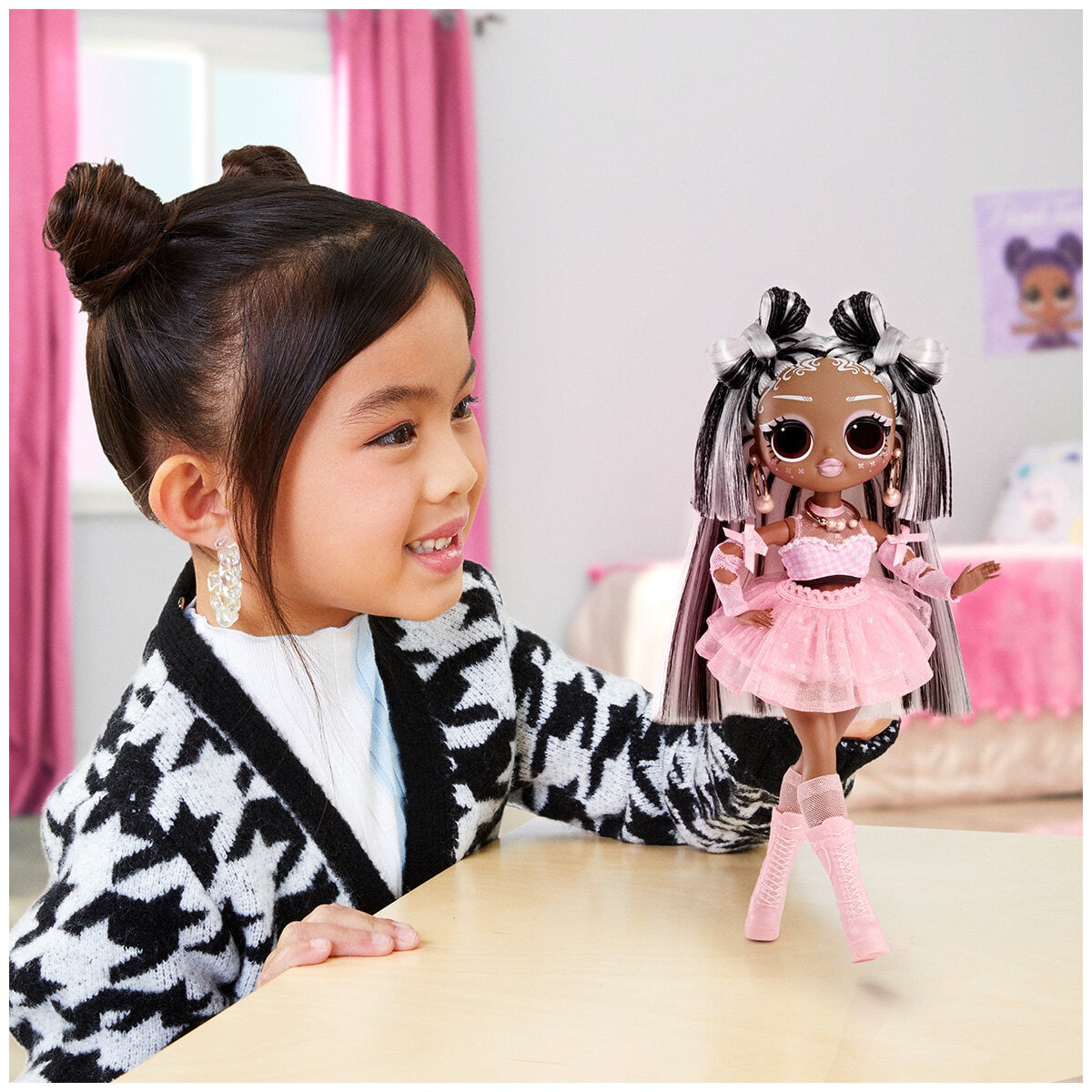 L.O.L. Surprise! OMG Sunshine Makeover Fashion Doll Switches - SuperSaverAU - view 2