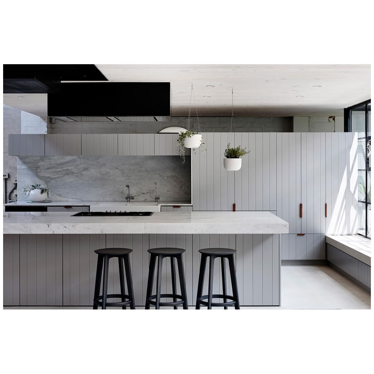 Schweigen 120cm Ceiling Cassette Rangehood - Black Glass, 3000m³/h, Twin Motors - UM422G-12SP2PAK