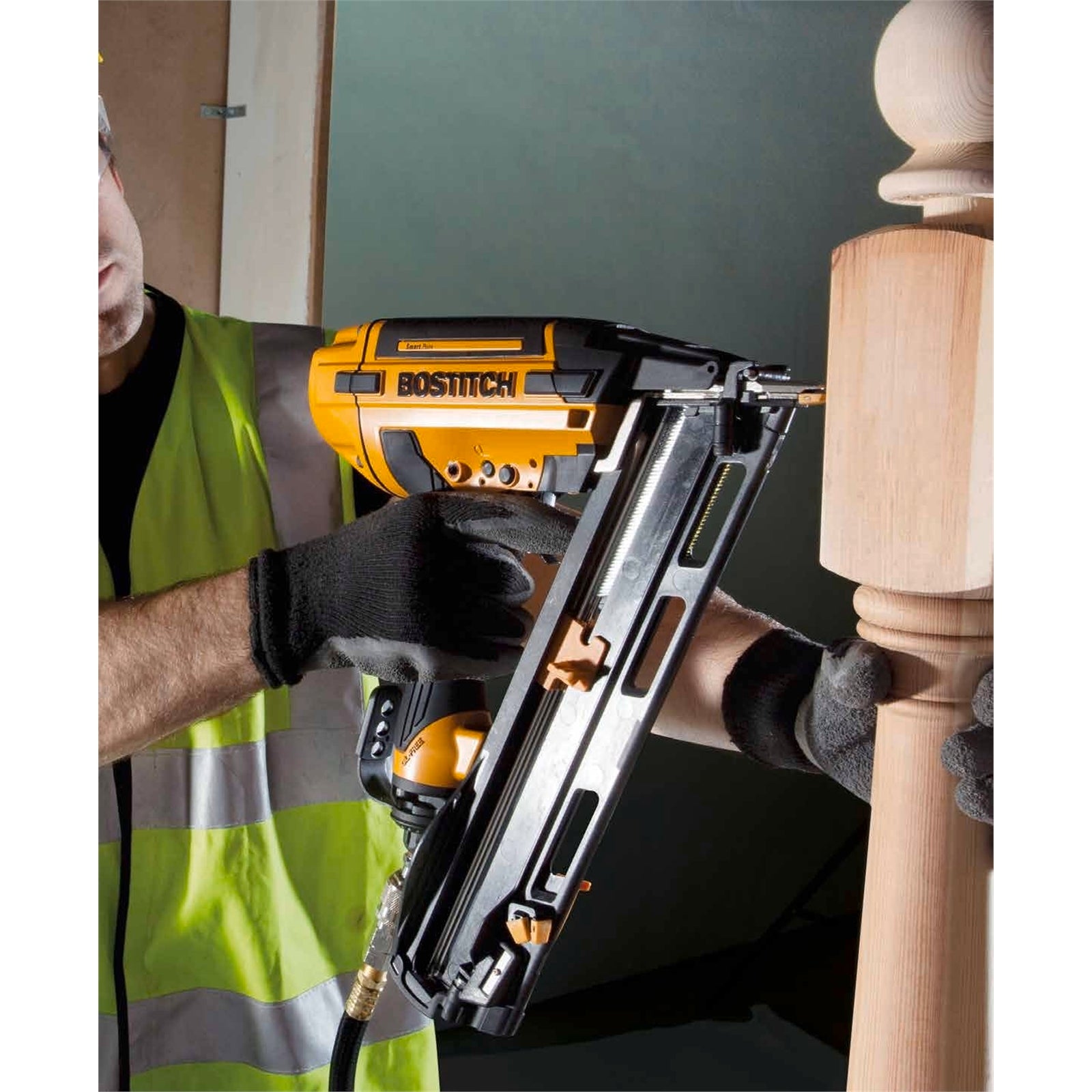 Bostitch 15ga Finish Air SmartPoint Nailer DA1564SP-A
