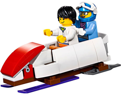 LEGO 31080 Modular Winter Vacation: Ski Cabin 3-in-1 Set