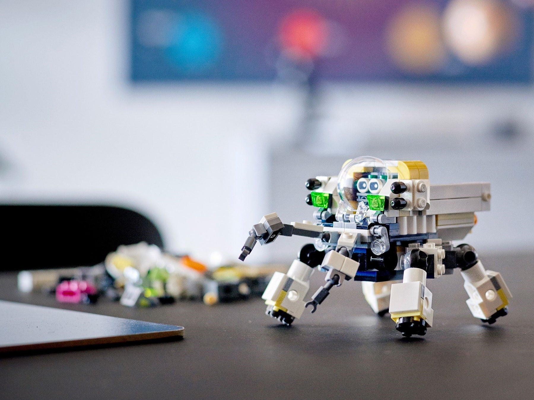 LEGO 31115 Space Mining Mech 3in1 Robot & Cargo Carrier - SuperSaverAU - view 7