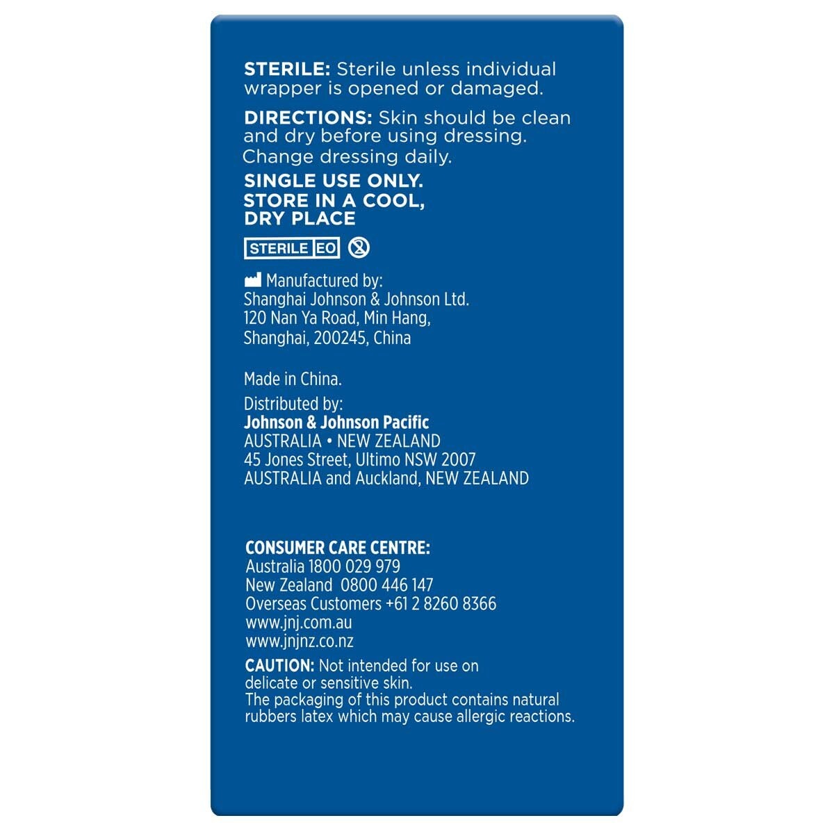 Band-Aid Assortment 220 Pack - Plastic, Extra Wide, Fabric, Tough, Clear Strips with Quilt-Aid Technology