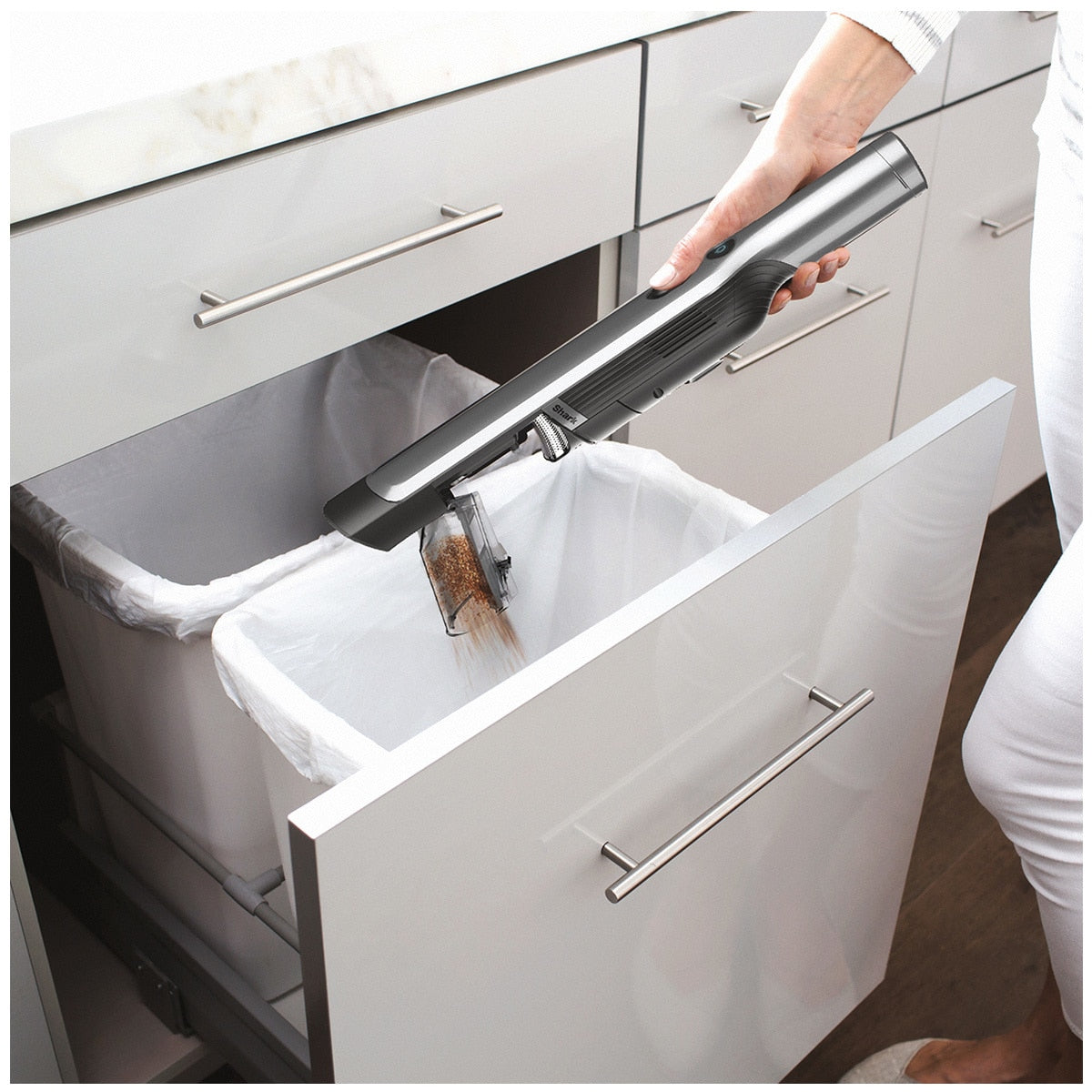 Shark Wandvac WV203 Handheld Vacuum