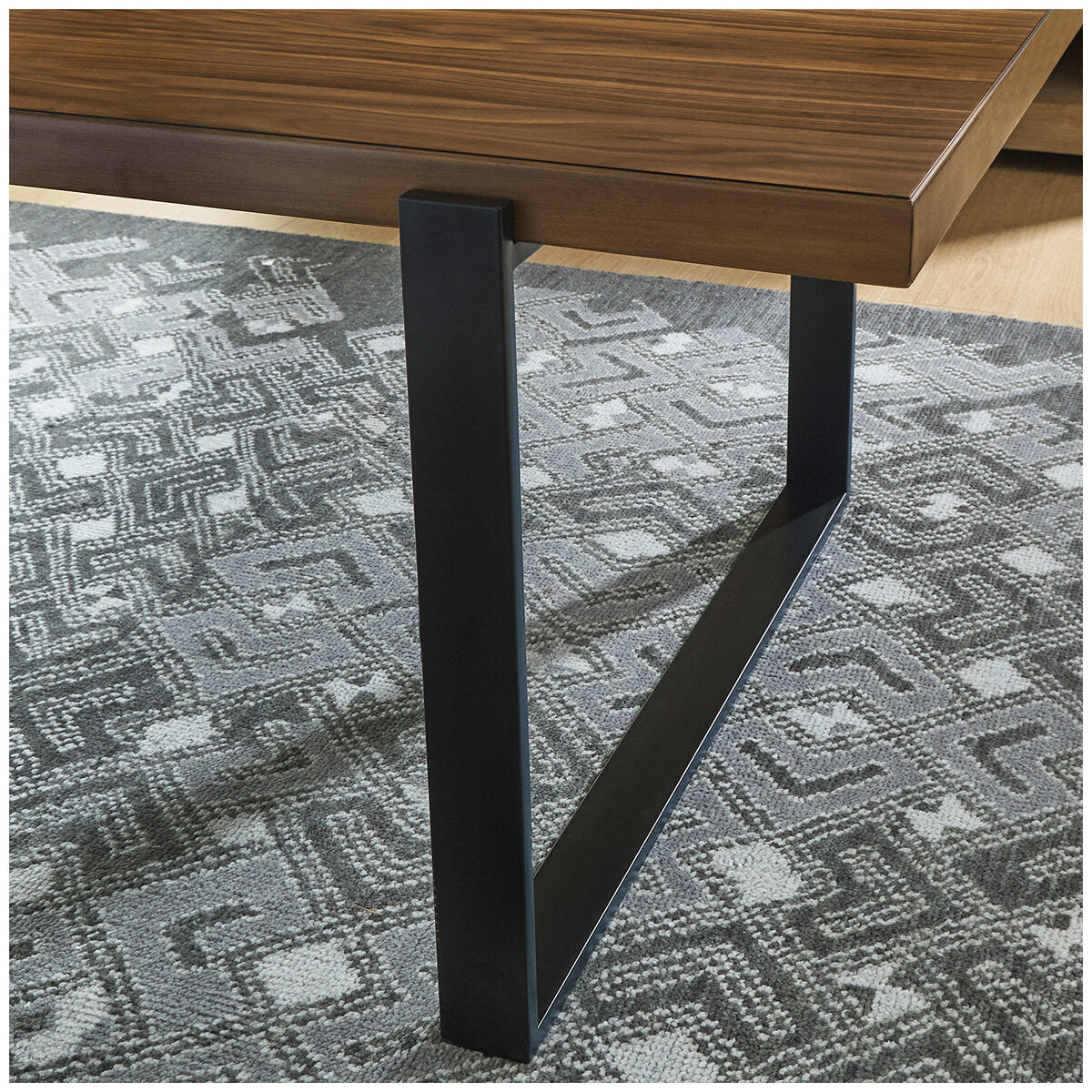 Universal Broadmoore 5 Piece Dining Set