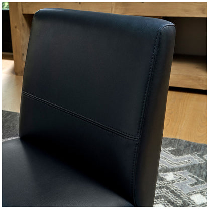 Universal Broadmoore 5 Piece Dining Set