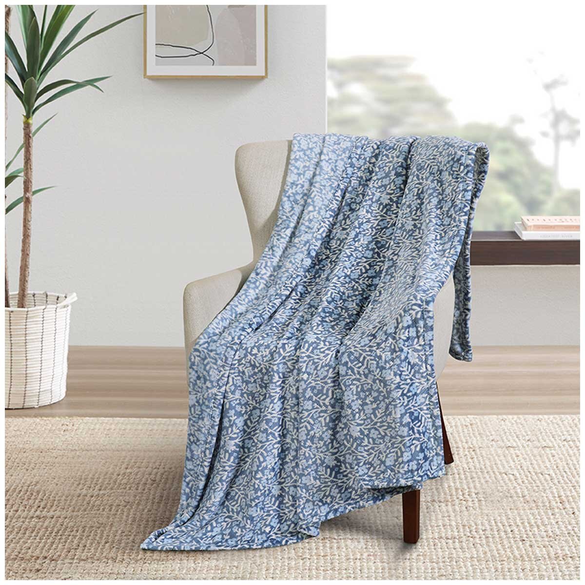 Fraiche Maison Velvet Plush Throw 152 x 177cm Ditsy Floral