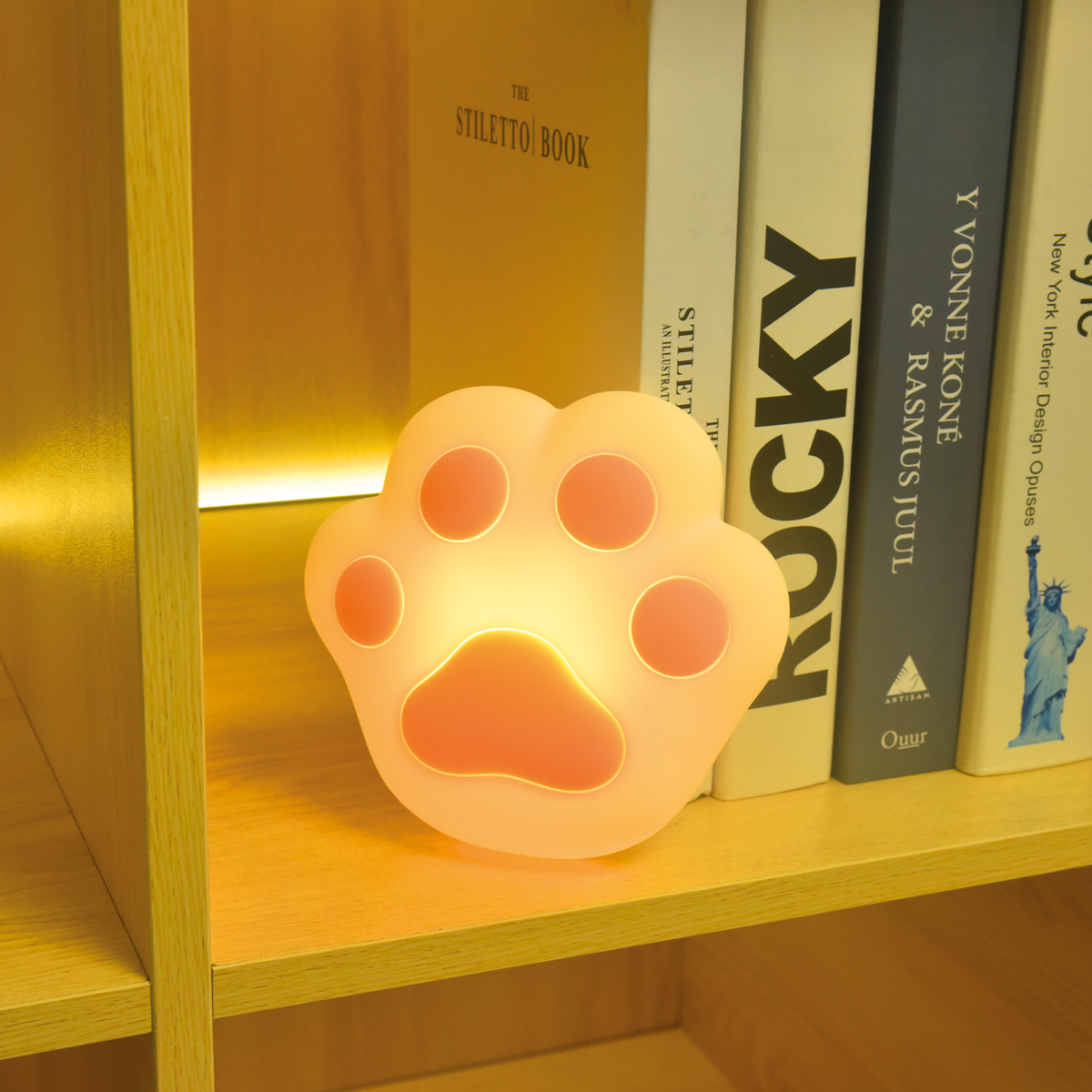 Arlec Pink Rechargeable Cat Paw Nightlight - 135mm x 143mm - Soft Silicone