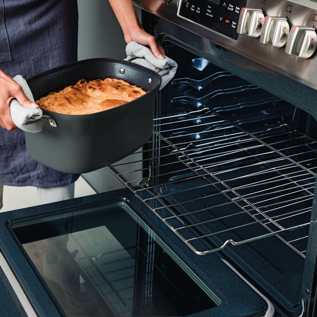 Ninja Foodi Possible Cooker 6L - 10-in-1 Multi-Cooker, Oven-Safe Pot, Dishwasher-Safe Parts - MC1101