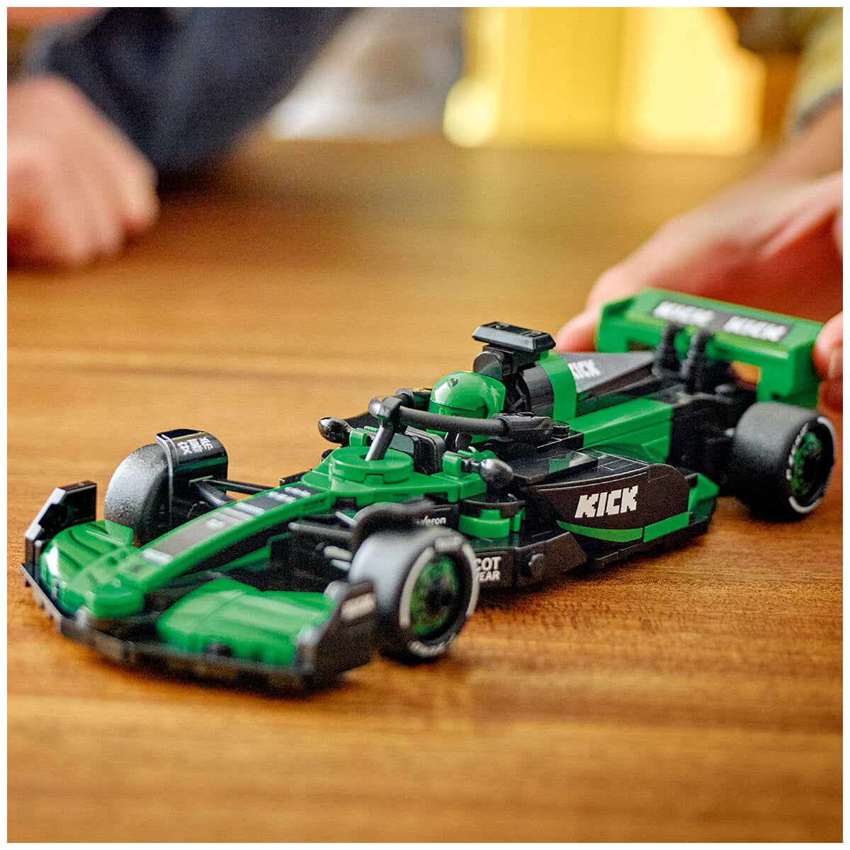 LEGO Speed Champions KICK Sauber F1 Team C44 Race Car 77247 - SuperSaverAU - view 3