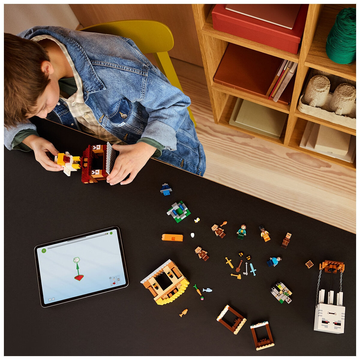 LEGO Minecraft The Ghast Balloon Village Attack 21273