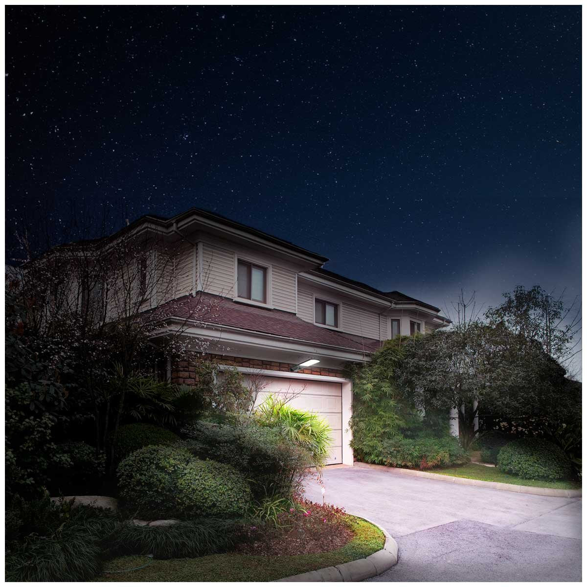 Sol-R-Brite Solar Street Light | Motion Activated, 5000 Lumens, Metal Construction, Solar Rechargeable