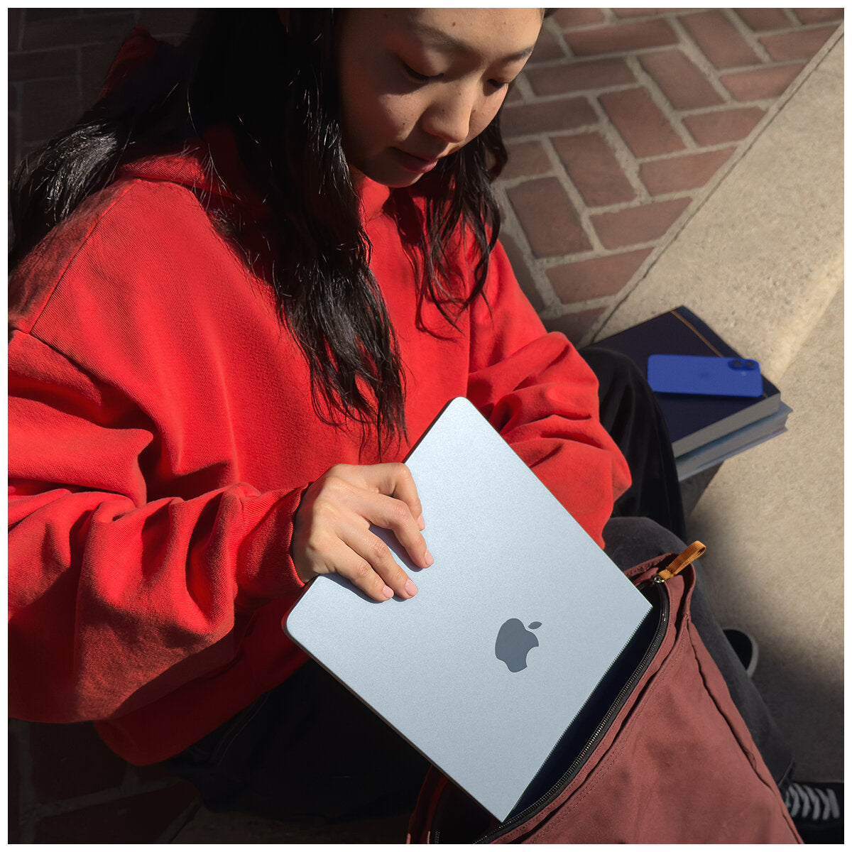 Apple MacBook Air 13 Inch M4 Chip 10 Core CPU 10 Core GPU 16GB 512GB SSD Sky Blue Liquid Retina Display 18H Battery Life Thunderbolt 4 Ports MagSafe Charging Port Headphone Jack Wi-Fi 6E Bluetooth 5.3