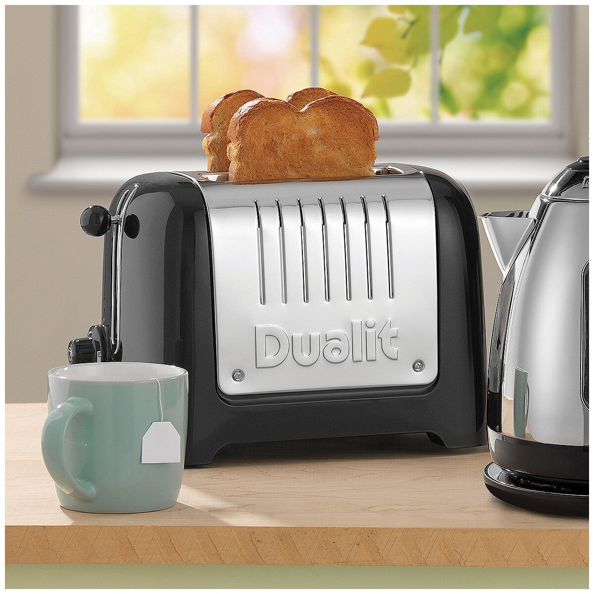 Dualit 2 Slot Lite Toaster DU26208 Black | High Wattage, Extra Wide Slots, Perfect Toast Technology, Bagel & Defrost Functions - SuperSaverAU - view 6