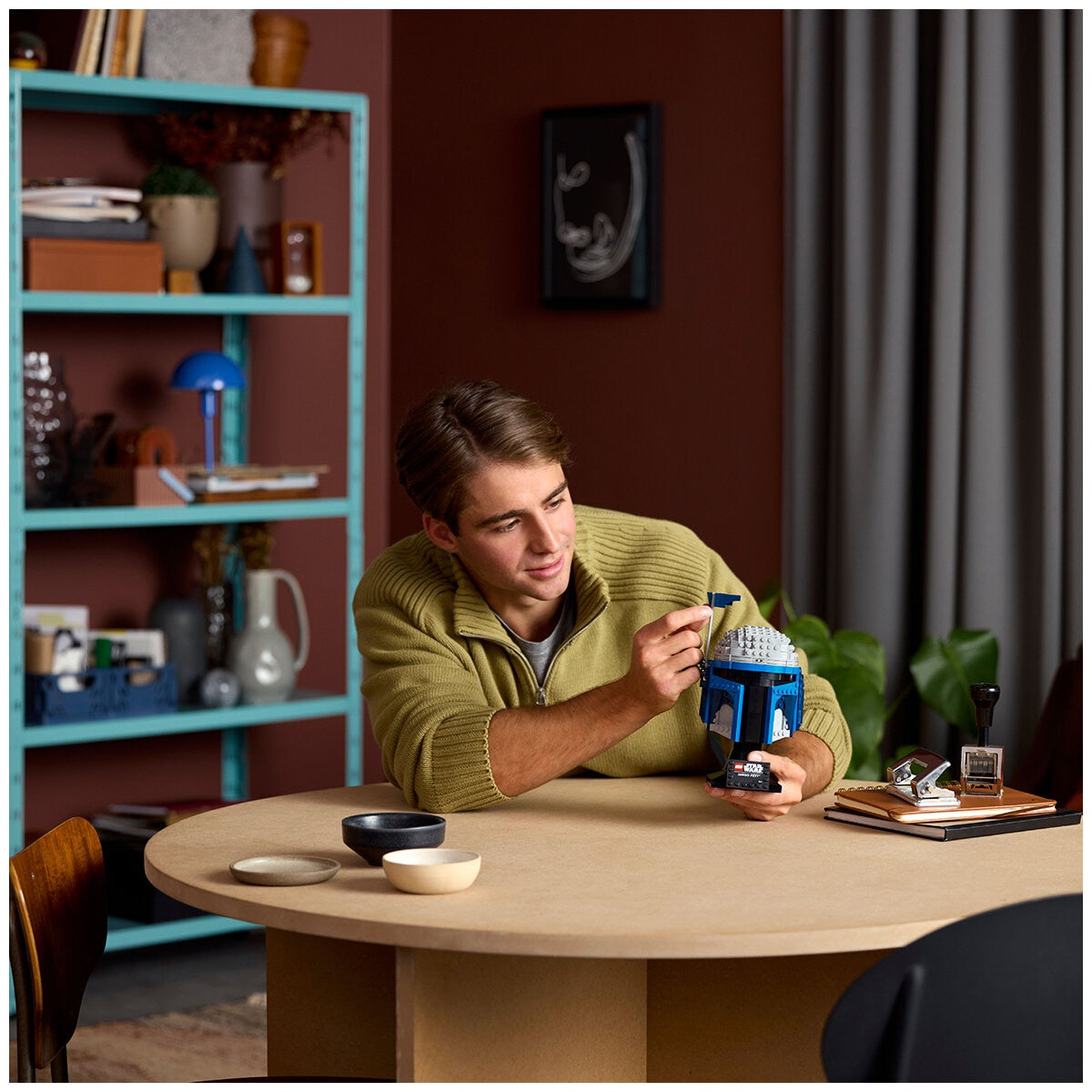 LEGO Star Wars Jango Fett Helmet 75408 Buildable Model Kit for Adults, 616 Pieces, Adjustable Rangefinder Antenna