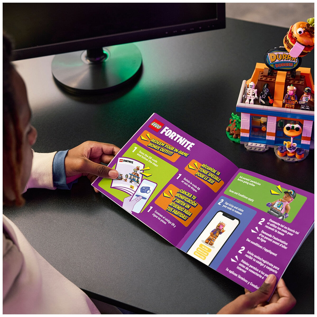 LEGO Fortnite Durrr Burger Restaurant 77076 Building Set with 546 Pieces, Modular Design, Customizable Features, and Exclusive Beef Boss Outfit