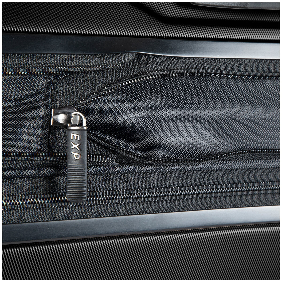 Ricardo Pacific Palisades Large Upright Luggage Black 100% Polycarbonate TSA Locks & Ergonomic Handle - SuperSaverAU - view 5