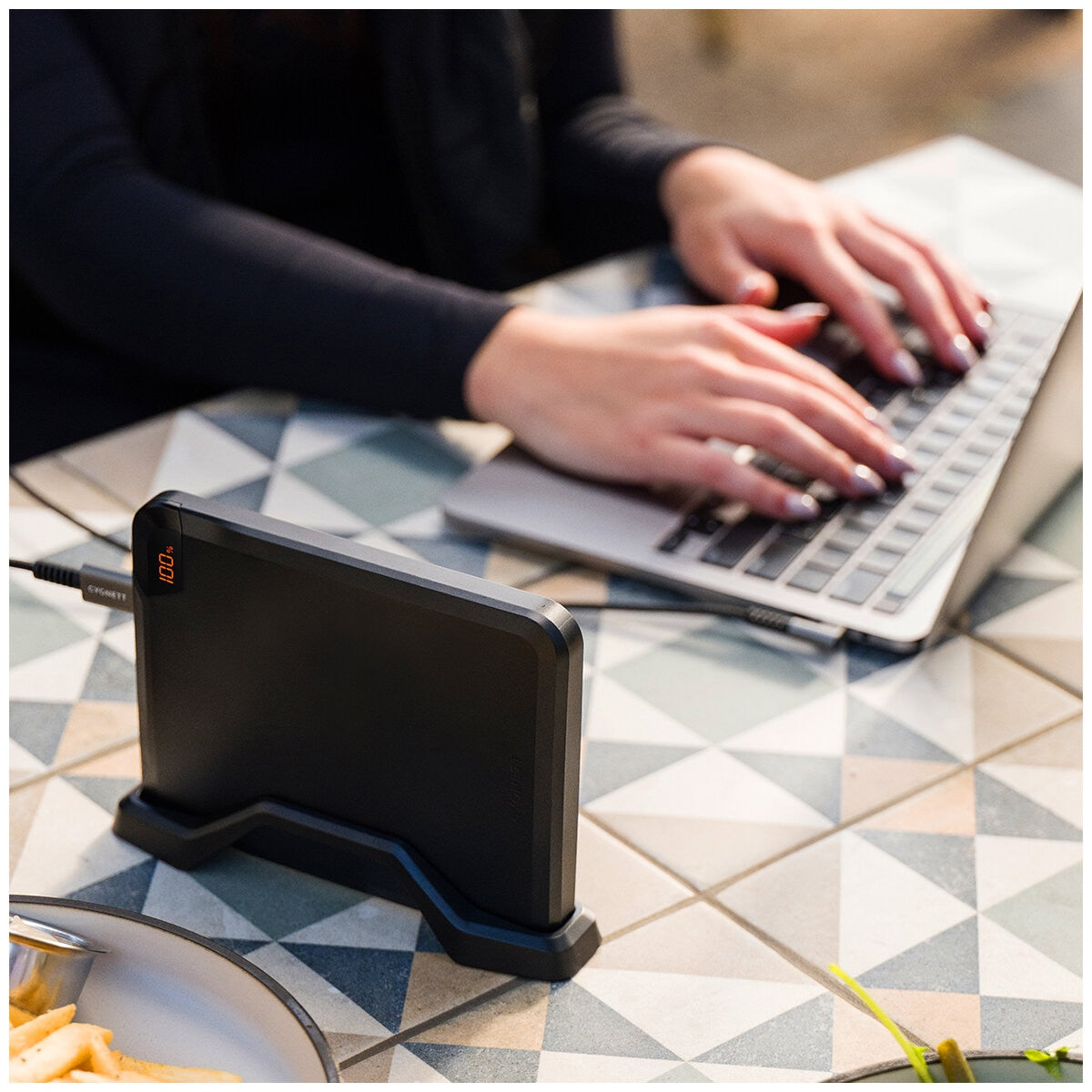 Cygnett VertPWR 25K 100W Laptop Power Bank with USB-C Cable & Stand, Black - SuperSaverAU - view 4