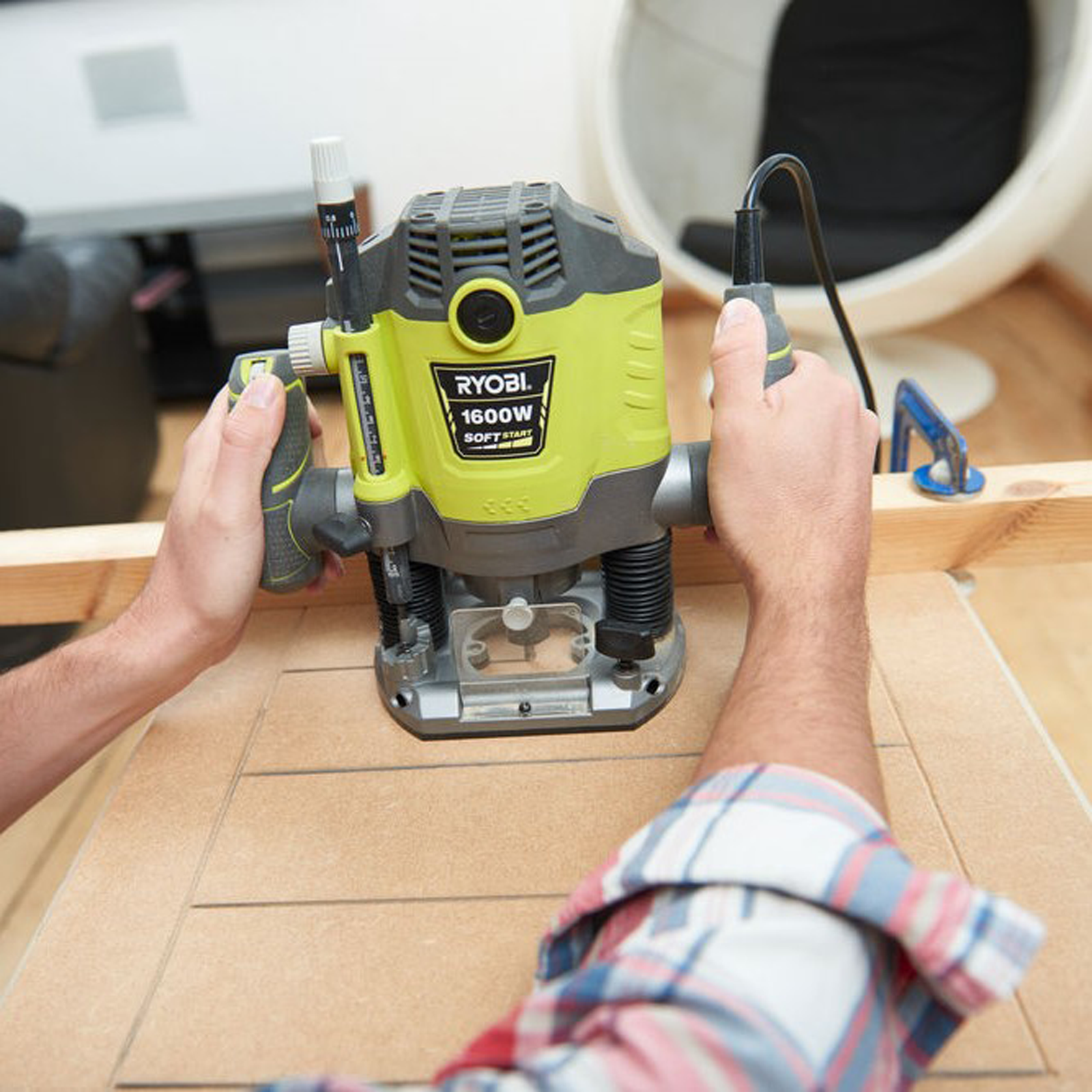 Ryobi 1600W Plunge Router, Variable Collet Size, Hypergreen RRT1600-S
