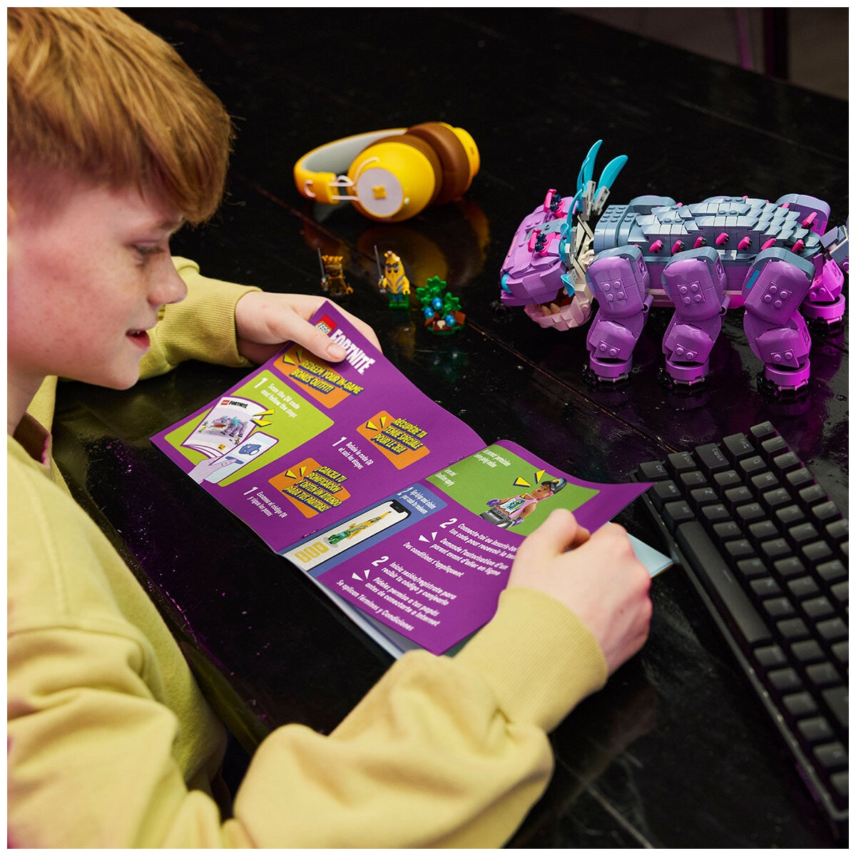 LEGO Fortnite Klombo 77077 Building Set | 1,084 Pieces | Movable Legs, Opening Mouth, Rotating Tail | Island Adventure Peely & Oro Minifigures