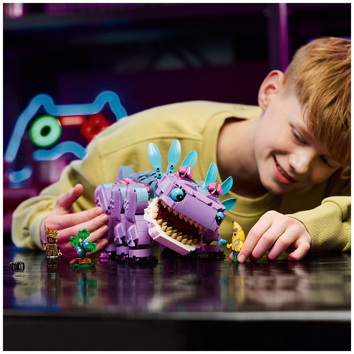 LEGO Fortnite Klombo 77077 Building Set | 1,084 Pieces | Movable Legs, Opening Mouth, Rotating Tail | Island Adventure Peely & Oro Minifigures