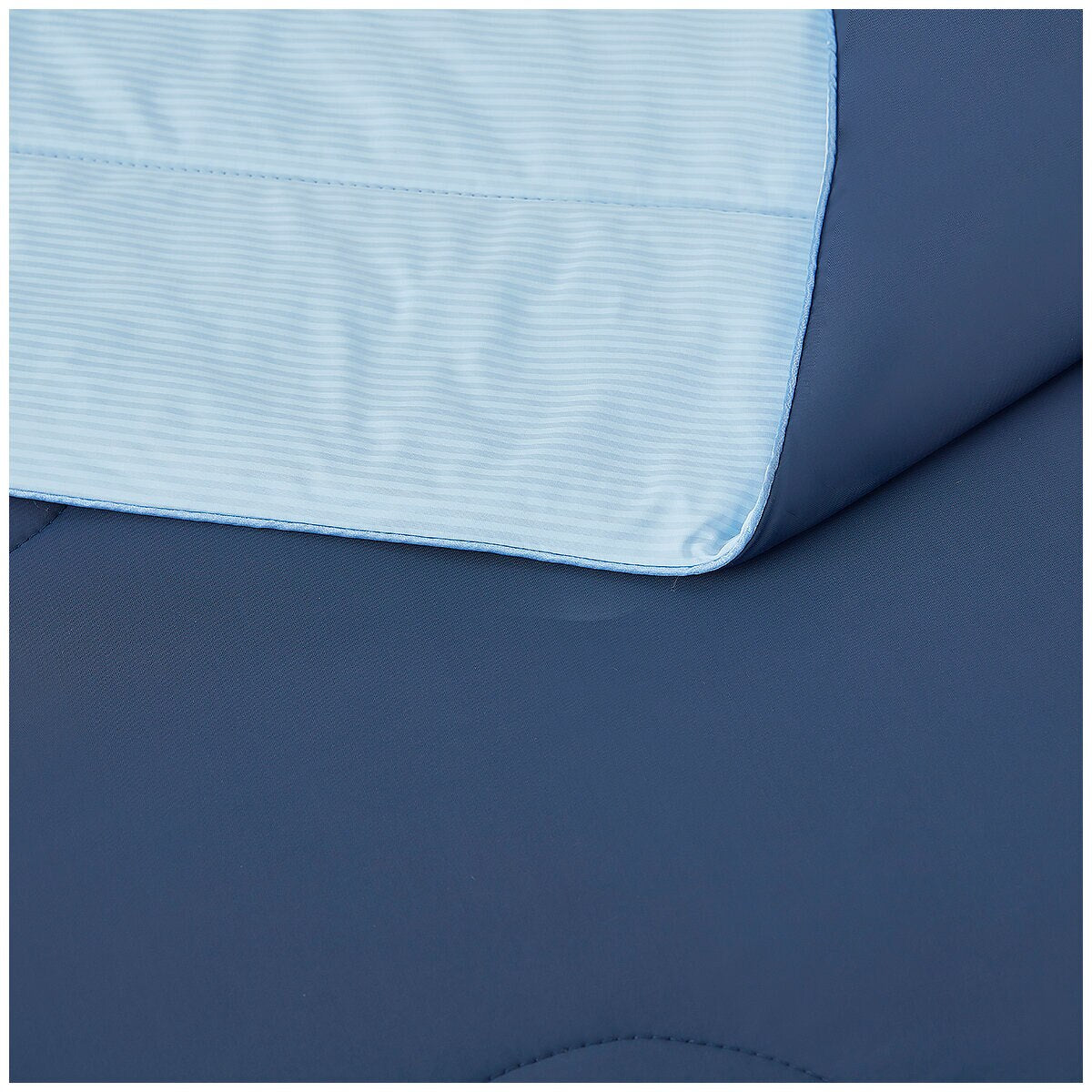 Hotel Grand EternaCool Cooling Comforter Queen 130511 - Dress Blue, Lightweight, Machine Washable