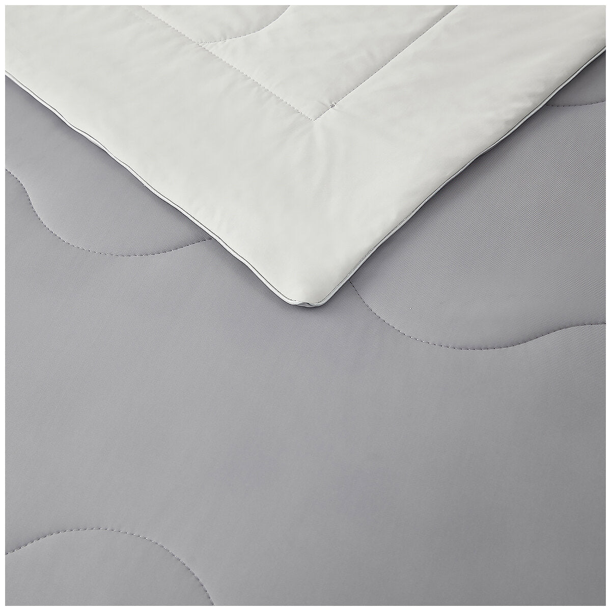 Hotel Grand EternaCool Cooling Comforter Queen Grey 130511 - Lightweight, Cool Touch, Machine Washable